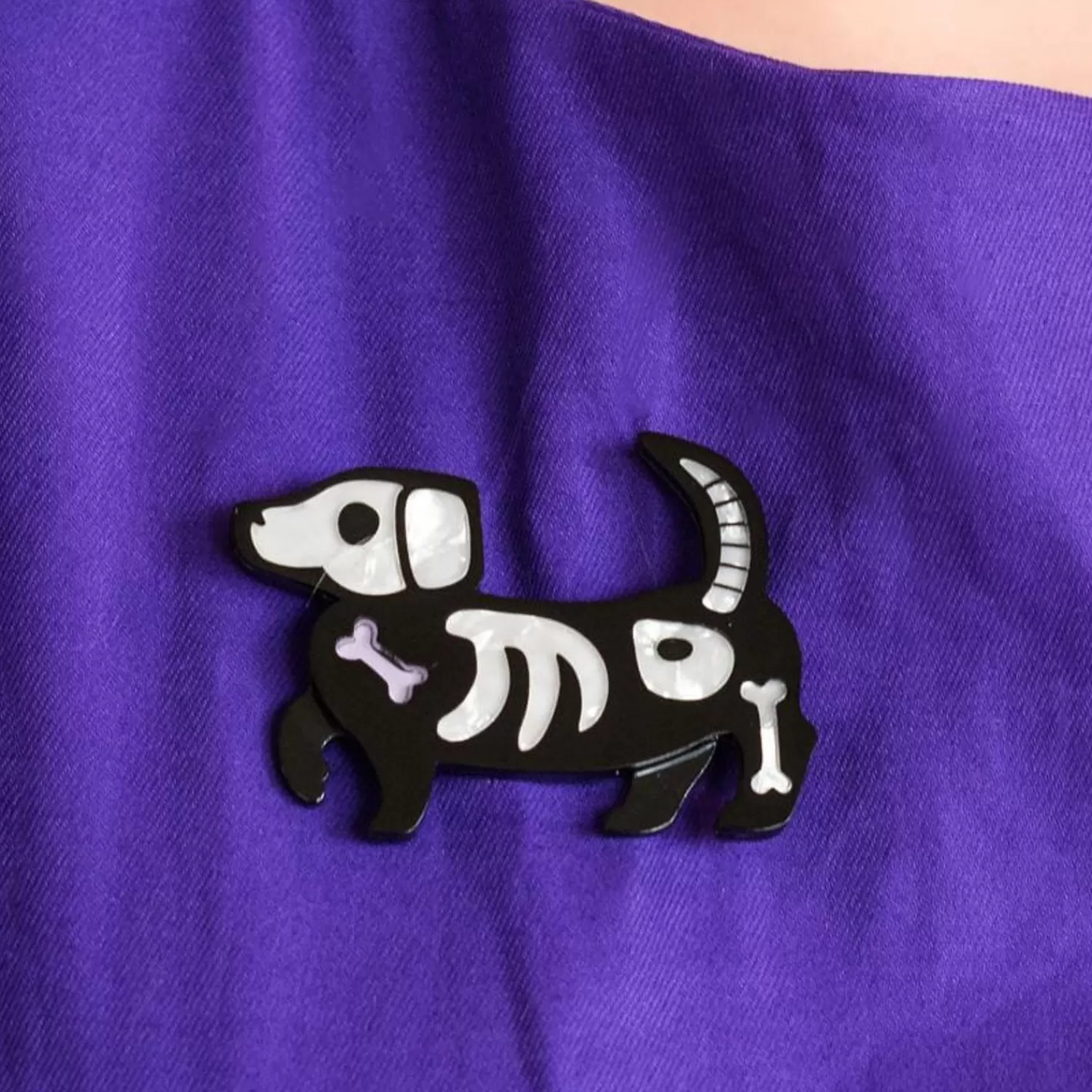 doggo_darkness_brooch_2-1.webp Doggo Darkness Brooch*Erstwilder Outlet