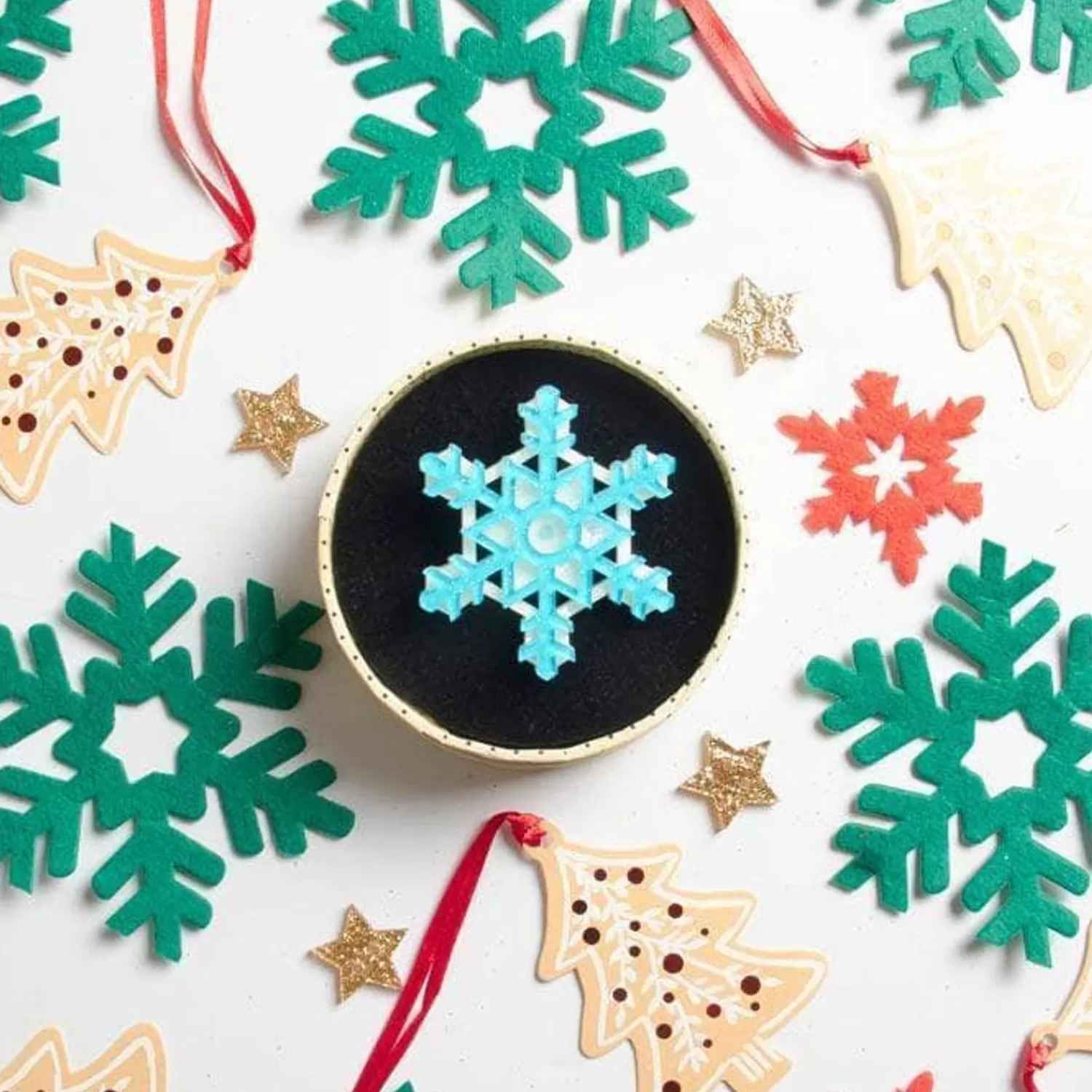 seasonal_symmetry_brooch_2.webp Seasonal Symmetry Brooch*Erstwilder Online