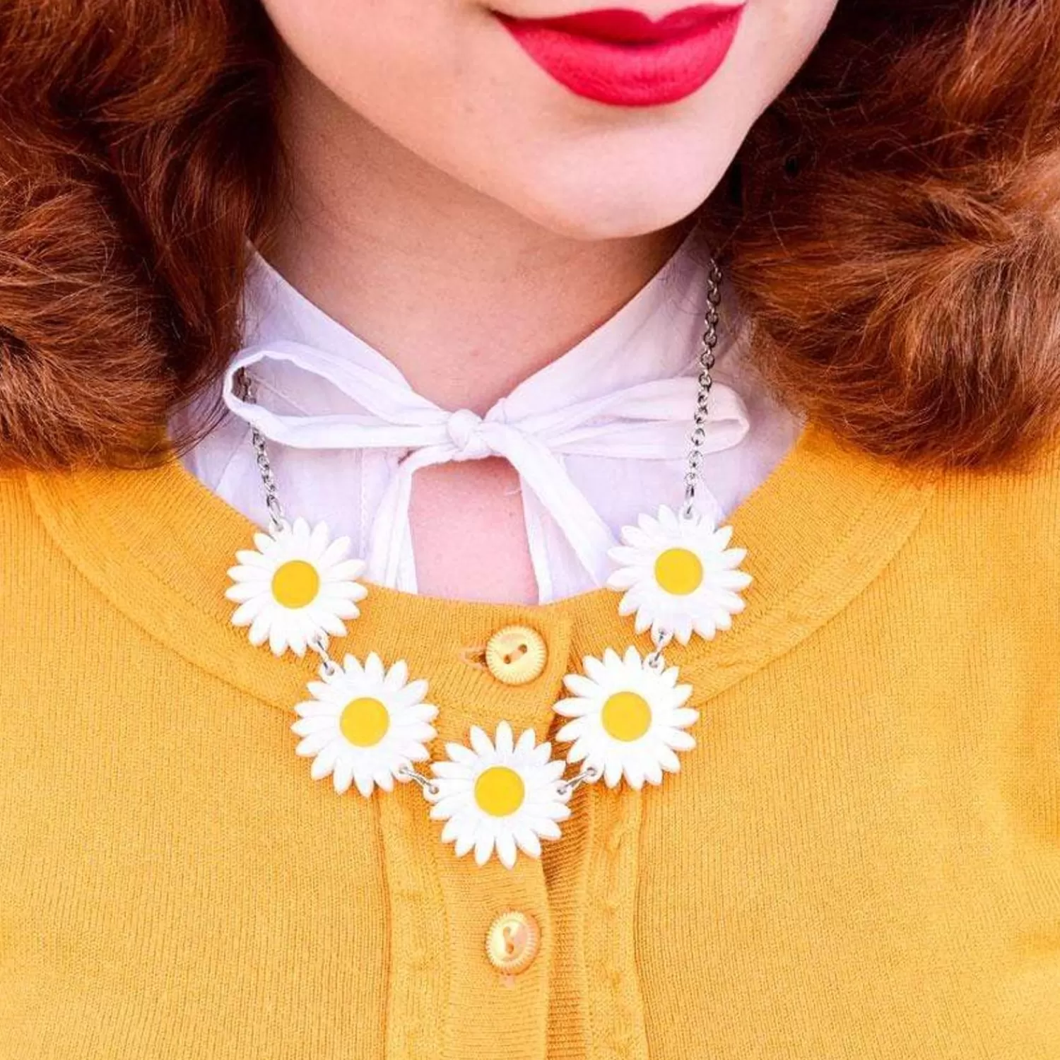 she_loves_me_daisy_necklace_2.webp She Loves Me Daisy Necklace*Erstwilder Best Sale