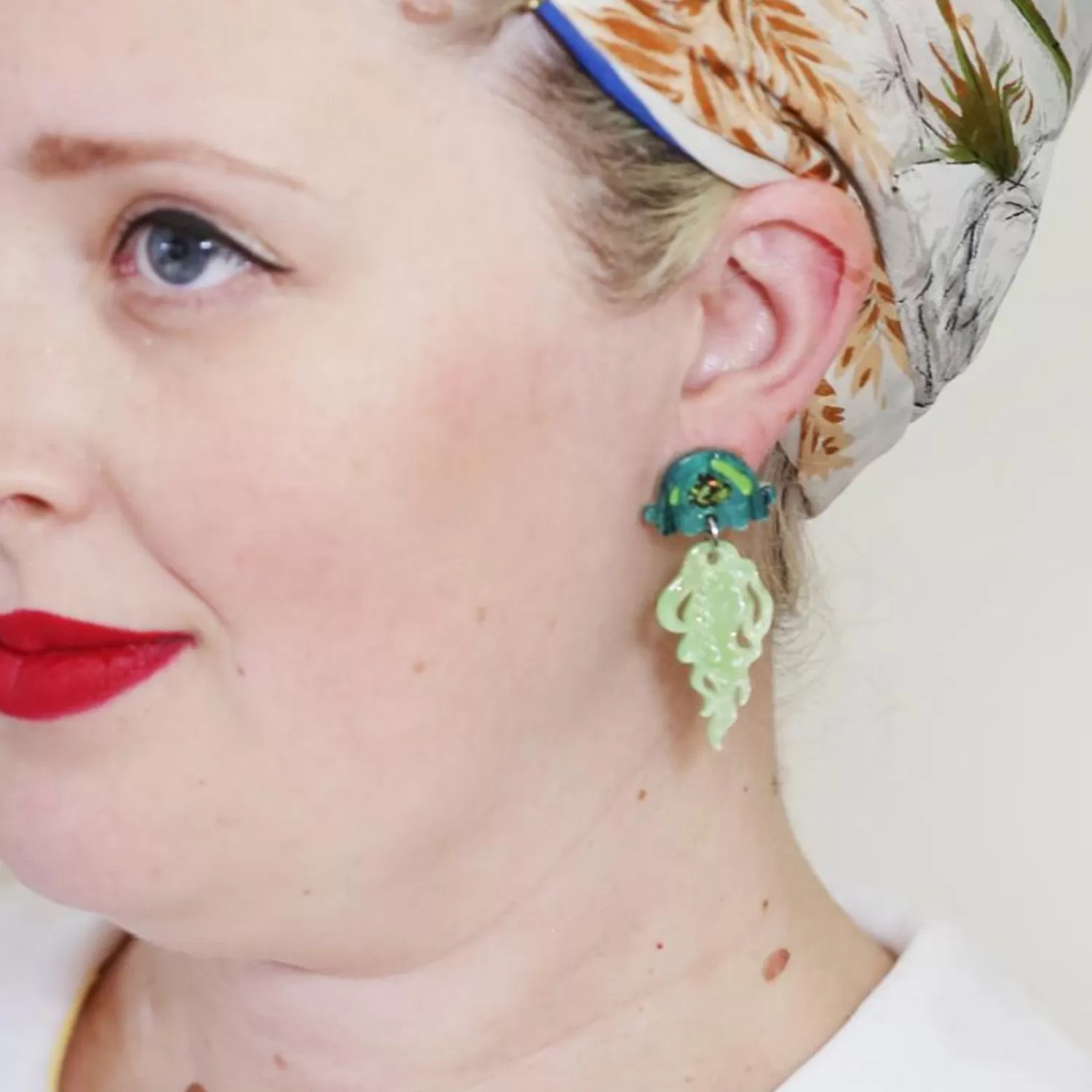 slippin_under_jellyfish_earrings_2-1.webp Slippin' Under Jellyfish Earrings*Erstwilder Outlet