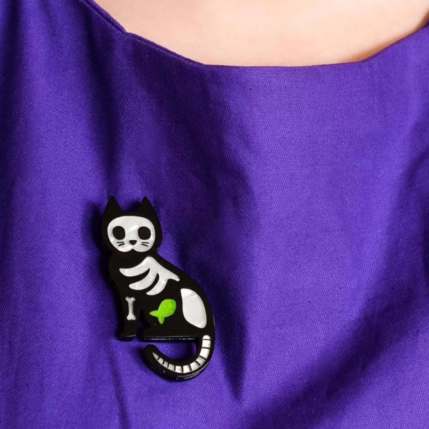 tabby_tombstone_brooch_2-2.webp Tabby Tombstone Brooch*Erstwilder Store