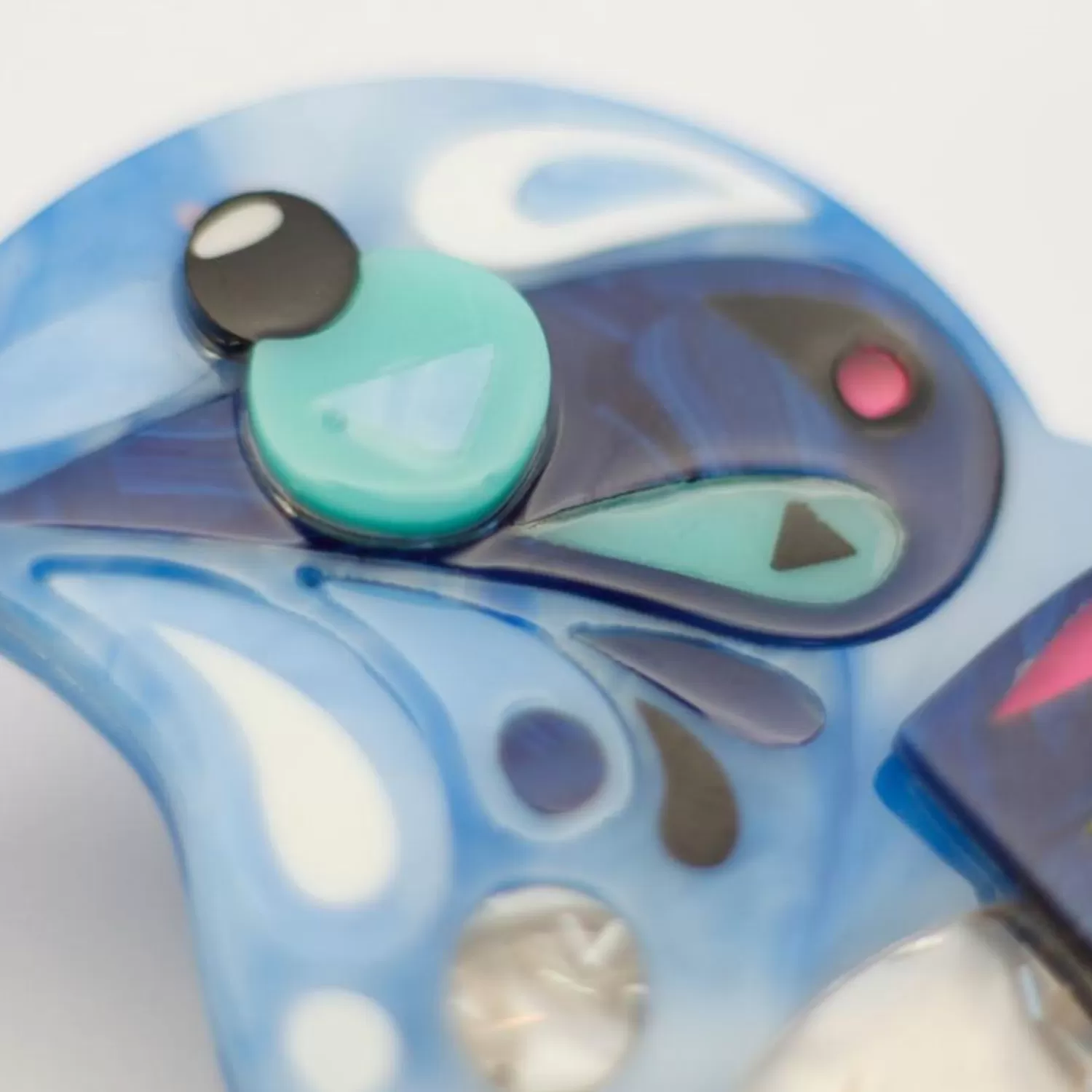 the_astute_azure_kingfsher_brooch_2.webp The Astute Azure Kingfsher Brooch*Erstwilder Clearance